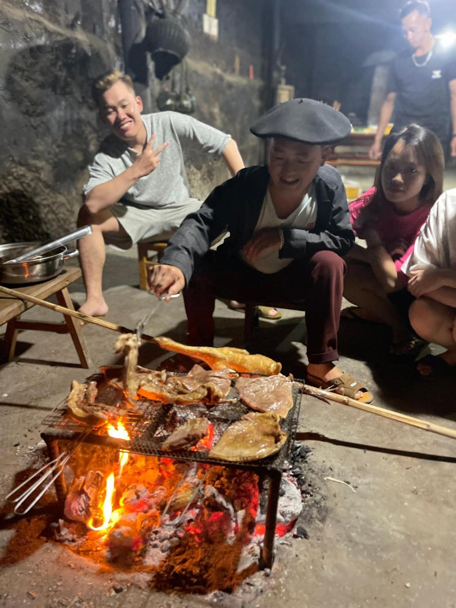 Nha Co Lao Xa Homestay Hmong & Bungalow Air Conditioner ส่งวัน ภายนอก รูปภาพ