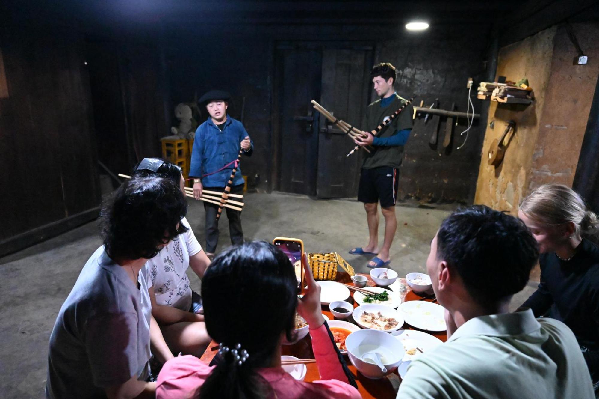 Nha Co Lao Xa Homestay Hmong & Bungalow Air Conditioner ส่งวัน ภายนอก รูปภาพ